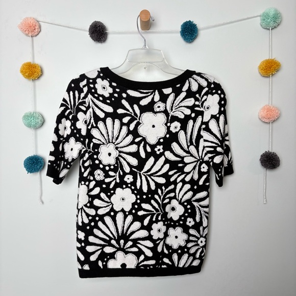 Ann Taylor Black and White Floral Mixed Media Short Sleeve Sweater Blouse - Picture 7 of 7